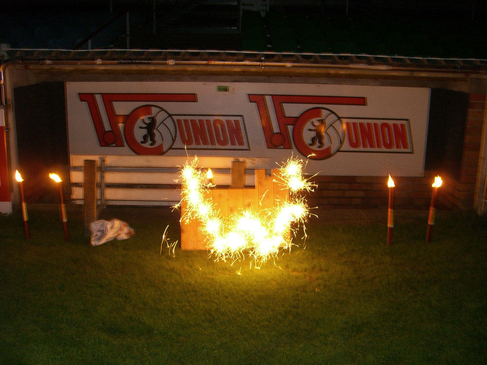 Hauptaugenmerk der wohlwollenden Beschwrungen - die Union-Trainerbank...